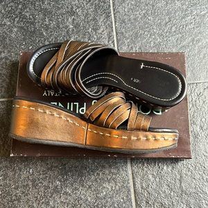 Donald Pliner platform sandals